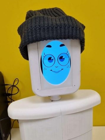 PEA setup with face displayed on screen